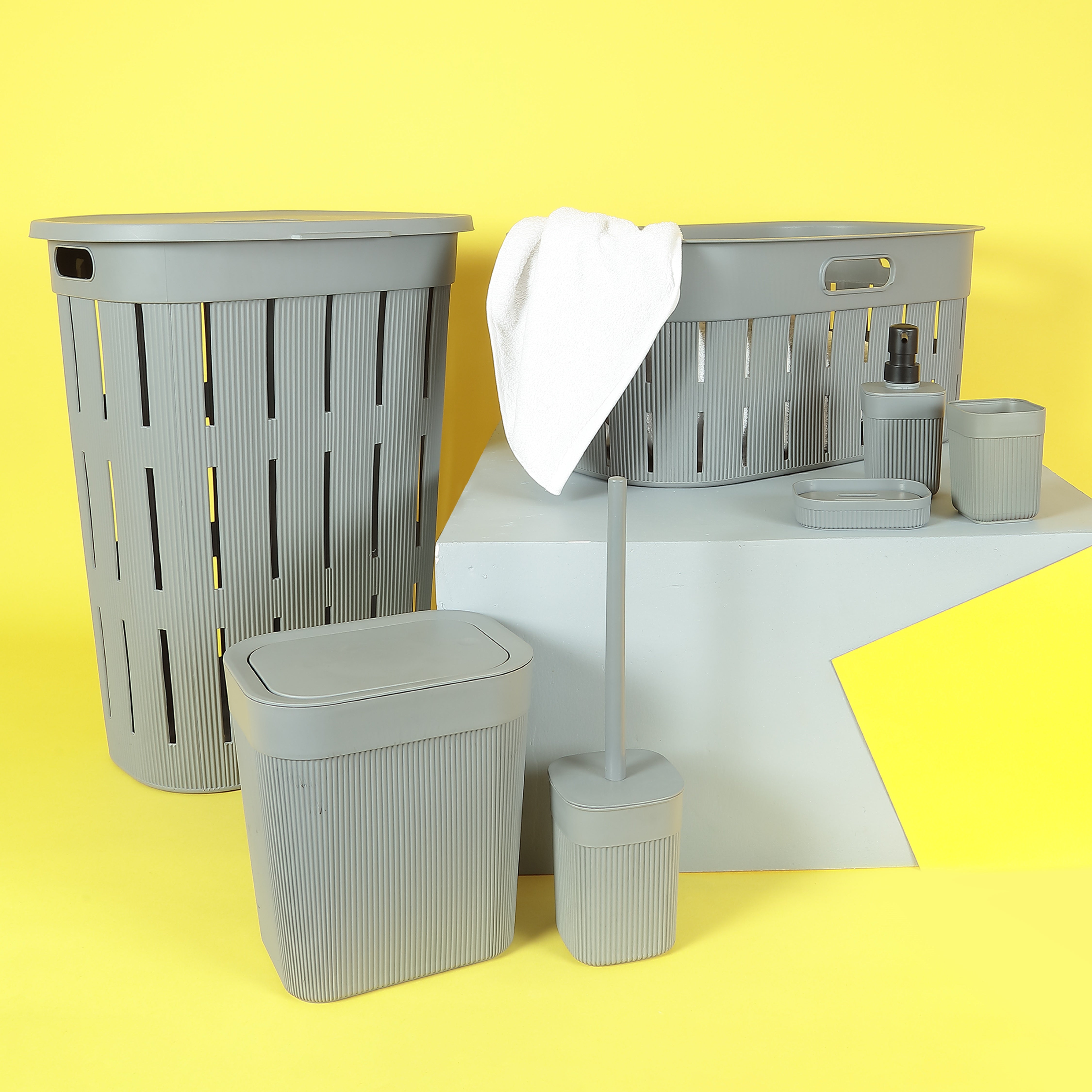 Trendy Tumbler Plastic Toothbrush Holder